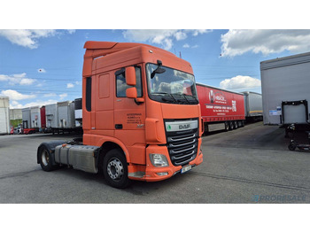 مقطورة السحب DAF XF 460