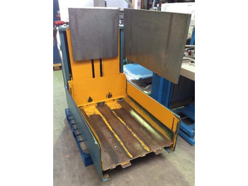 معدات المستودعات