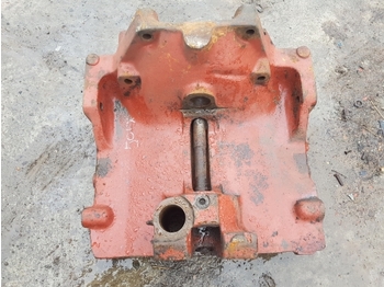 محور - لودر ذو محراث خلفي/ باكهو Massey Ferguson 50b, 100, 200, 300, 500 Series Front Axle Casting 1684290m1: صورة 2