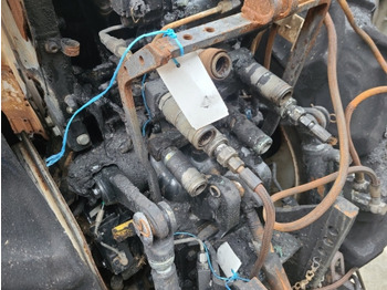 أجهزة هيدروليكية New Holland T4.90 V, Tn60 Da, T4030 Hydraulic Lift Cover Assy 87382594: صورة 2
