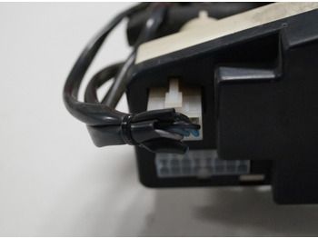 النظام الكهربائي - معدات المناولة Linde 1443605100 | Rijschakelaar Control handle Control module: صورة 2 النظام الكهربائي - معدات المناولة Linde 1443605100 | Rijschakelaar Control handle Control module: صورة 2
