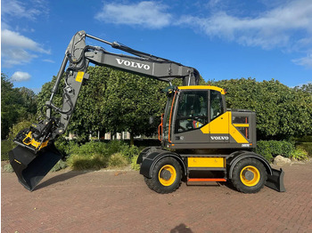 حفار ذو عجلات VOLVO EWR170E