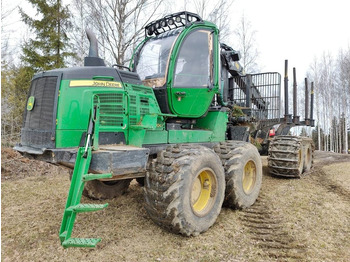 جرار شحن جذوع أشجار الغابات JOHN DEERE