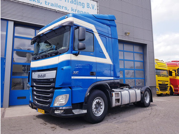 مقطورة السحب DAF XF
