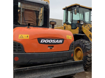 حفار زاحف DOOSAN DH60