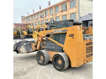 شيول صغير Original Second hand CASE skid steer loader 420 for sale compact skid steers loaders 440 430 420 in stock: صورة 3 شيول صغير Original Second hand CASE skid steer loader 420 for sale compact skid steers loaders 440 430 420 in stock: صورة 3