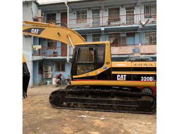 حفار زاحف CATERPILLAR 320CL