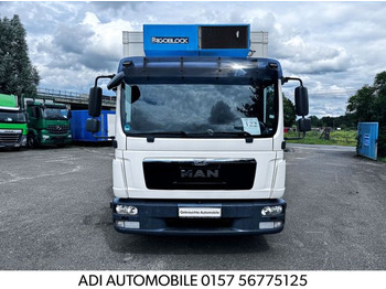 شاحنة ذات مبرد MAN TGL 8.180