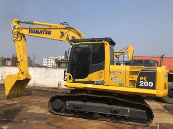 حفار زاحف KOMATSU PC200-8