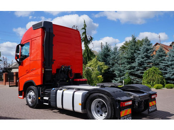تأجير  Volvo FH 4 EURO 6 GLOBETROTTER NISKI PRZEBIEG PEŁEN SERWIS Volvo FH 4 EURO 6 GLOBETROTTER NISKI PRZEBIEG PEŁEN SERWIS: صورة 3
