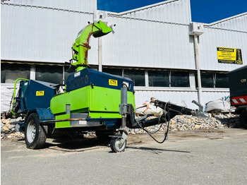 قاطعة الأخشاب