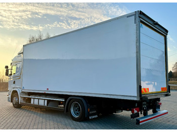 تأجير SCANIA G360 / IZOTERMA / 6.8 M DŁUGOŚCI / AUTOMAT / CAŁA NA PODUSZKACH / KLIMA POSTOJOWA / ELEKTRYCZNA ROLETA TYŁ / SYPIALKA SCANIA G360 / IZOTERMA / 6.8 M DŁUGOŚCI / AUTOMAT / CAŁA NA PODUSZKACH / KLIMA POSTOJOWA / ELEKTRYCZNA ROLETA TYŁ / SYPIALKA: صورة 5 تأجير SCANIA G360 / IZOTERMA / 6.8 M DŁUGOŚCI / AUTOMAT / CAŁA NA PODUSZKACH / KLIMA POSTOJOWA / ELEKTRYCZNA ROLETA TYŁ / SYPIALKA SCANIA G360 / IZOTERMA / 6.8 M DŁUGOŚCI / AUTOMAT / CAŁA NA PODUSZKACH / KLIMA POSTOJOWA / ELEKTRYCZNA ROLETA TYŁ / SYPIALKA: صورة 5