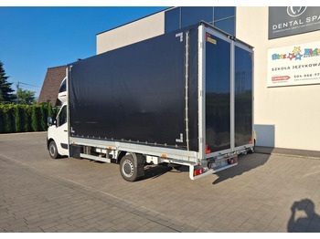شاحنة مغلقة بستائر جانبية RENAULT Master
