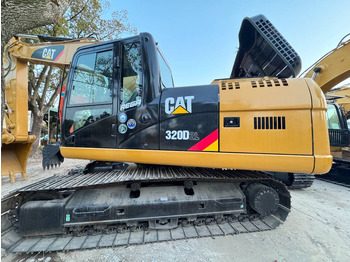 حفار زاحف CATERPILLAR 320D