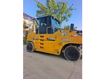 رَصَّاص بعجلات مطاطية XCMG