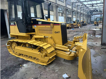بلدوزر Caterpillar D4C: صورة 2
