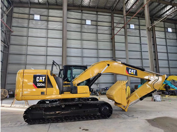 حفار زاحف CATERPILLAR 320GC