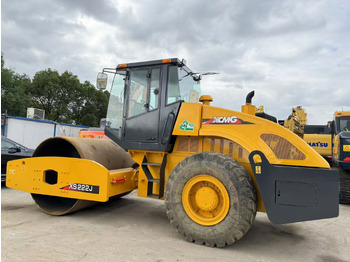 ضاغطة التربة XCMG XS222J