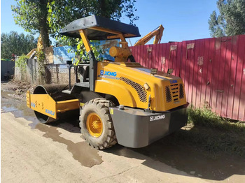 ضاغطة التربة XCMG XS60J