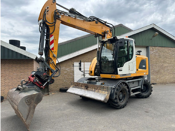 حفار ذو عجلات LIEBHERR A 914