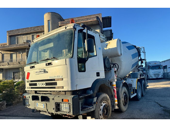 مضخة خرسانة IVECO Trakker