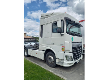 مقطورة السحب DAF XF