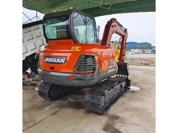 حفار صغير DOOSAN DX60-9C