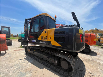حفار زاحف VOLVO EC140
