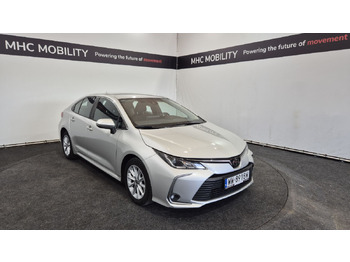 سيدان TOYOTA