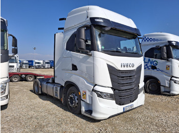 مقطورة السحب IVECO