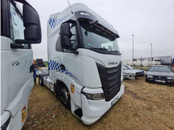 مقطورة السحب IVECO