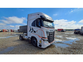 مقطورة السحب IVECO