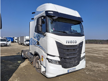 مقطورة السحب IVECO