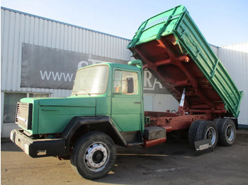 شاحنة قلاب IVECO Magirus
