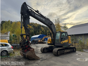 حفّار VOLVO ECR235DL