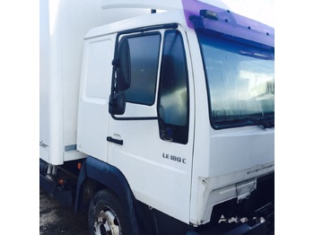 شاحنة ذات ستائر جانبية MAN LE 8-180: صورة 3