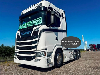 مقطورة السحب SCANIA S 580