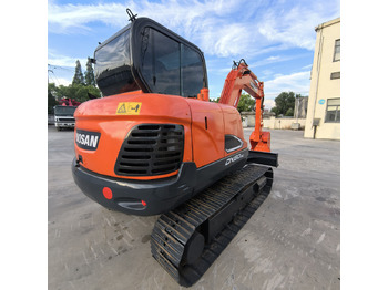 حفار زاحف DOOSAN DX60