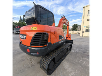 حفار زاحف DOOSAN DX60