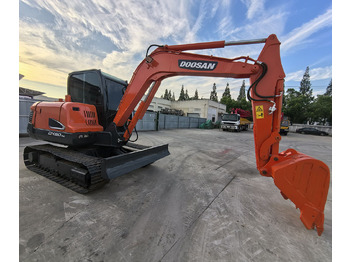 حفار زاحف DOOSAN DX60
