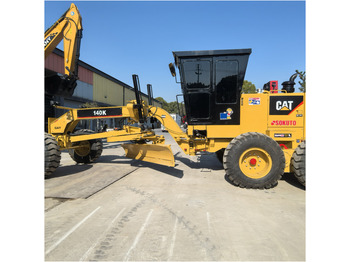 ماكينة تسوية CATERPILLAR 140H