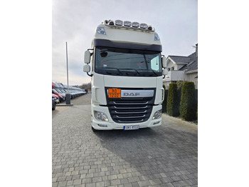 مقطورة السحب DAF XF 460