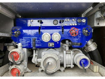 شاحنة حريق MAN Inny MAN MAN 15,250 Straż pożarna gaśnicza 9-osobowa 4X4 Wóz strażacki 2003: صورة 5