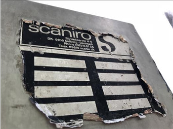 آلة الغذاء Scaniro L10 tote bin hoist: صورة 4 آلة الغذاء Scaniro L10 tote bin hoist: صورة 4