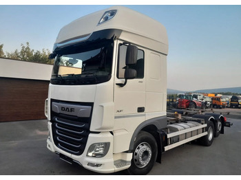 شاحنة بهيكل معدني للمقصورة DAF XF 106 450