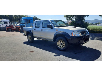 شاحنة البيك أب NISSAN