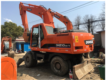 حفار ذو عجلات DOOSAN