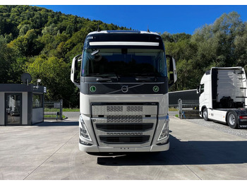 رأس تريلا Volvo FH 500 // Zamiana na starszy //  EURO 6 // Standard // 2024 Rok // Parkclima // Globe XL // Skóry // Joystick //: صورة 2 رأس تريلا Volvo FH 500 // Zamiana na starszy //  EURO 6 // Standard // 2024 Rok // Parkclima // Globe XL // Skóry // Joystick //: صورة 2