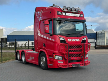 مقطورة السحب SCANIA R 520