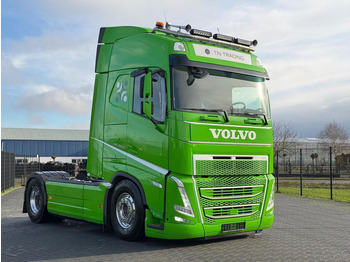 رأس تريلا VOLVO FH13 460